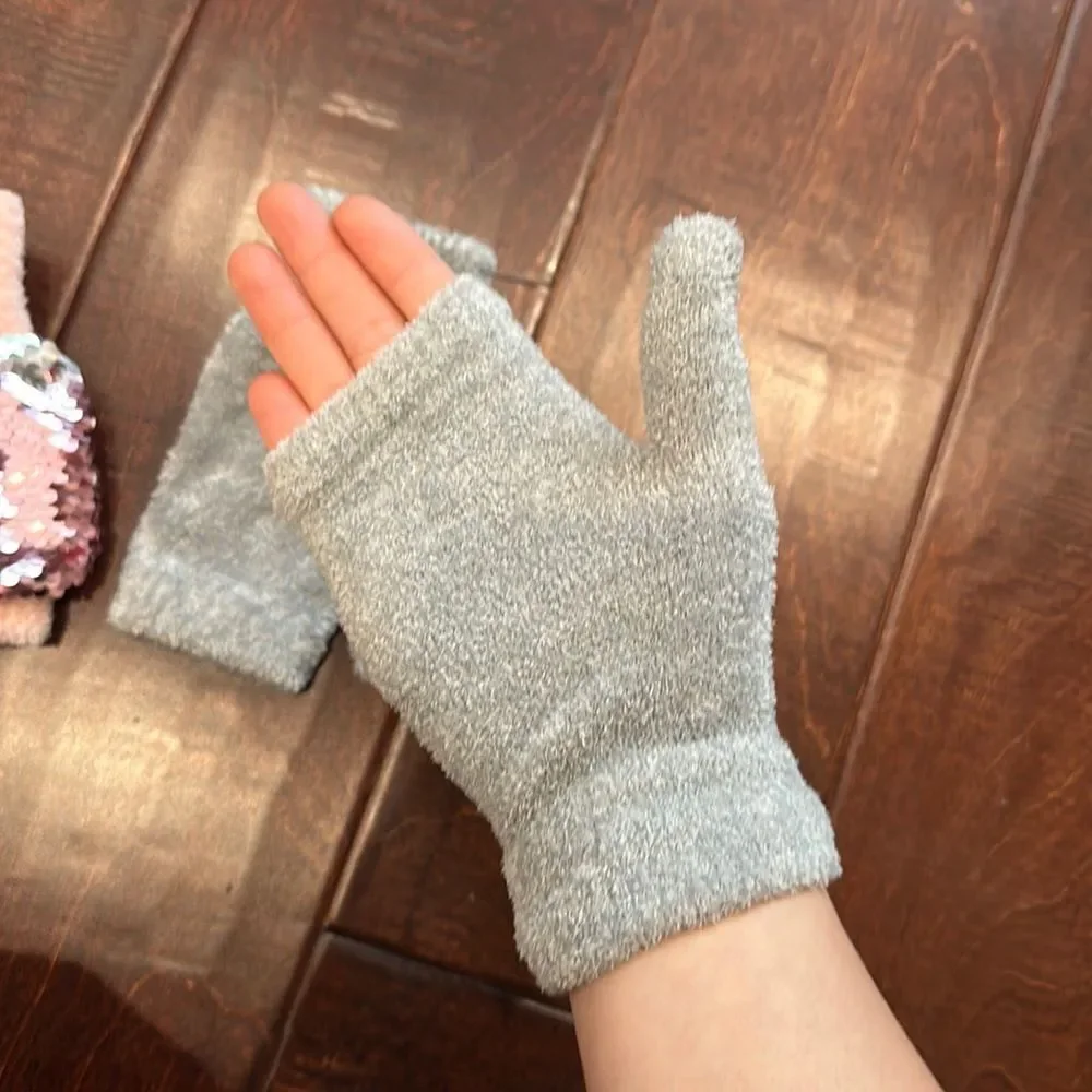 Grey and pink mittens